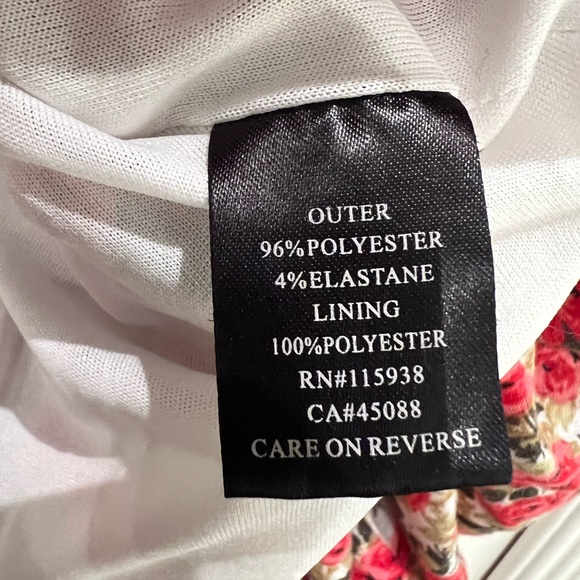 Short, Flower Pattern Dress - Picture 5 of 6